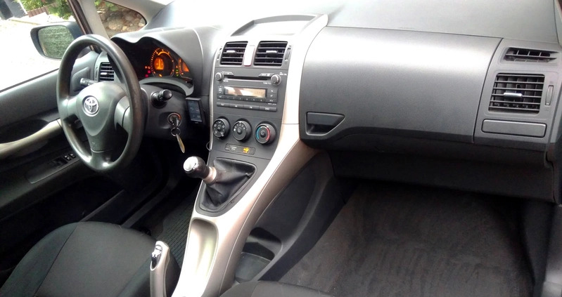 Toyota Auris cena 17800 przebieg: 226000, rok produkcji 2008 z Sochaczew małe 92